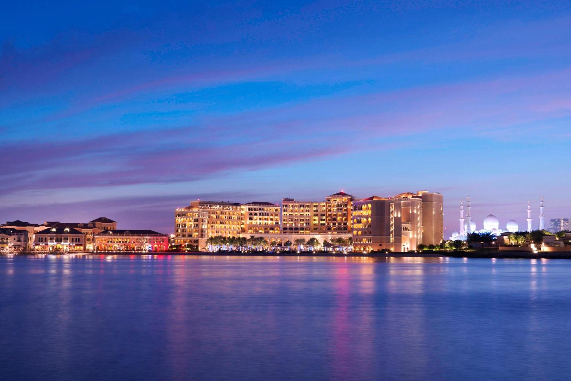 The Ritz-Carlton Abu Dhabi, Grand Canal Eksteriør bilde The Atlantis Resort, Paradise Island
