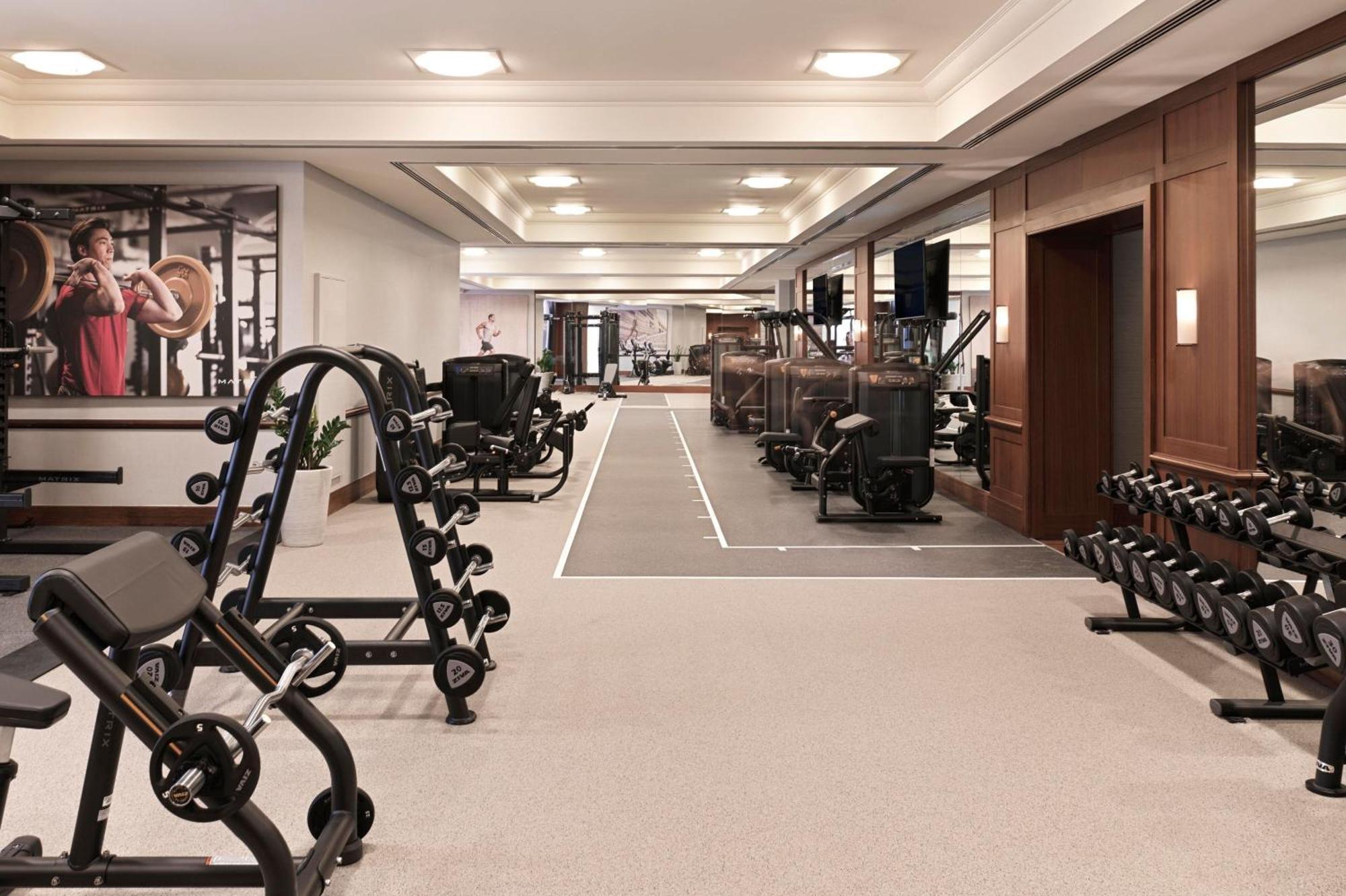 The Ritz-Carlton Abu Dhabi, Grand Canal Eksteriør bilde The gym at The Dorchester