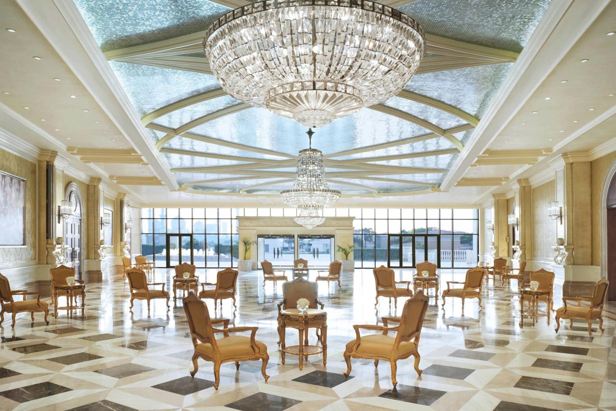 The Ritz-Carlton Abu Dhabi, Grand Canal Eksteriør bilde Lobby