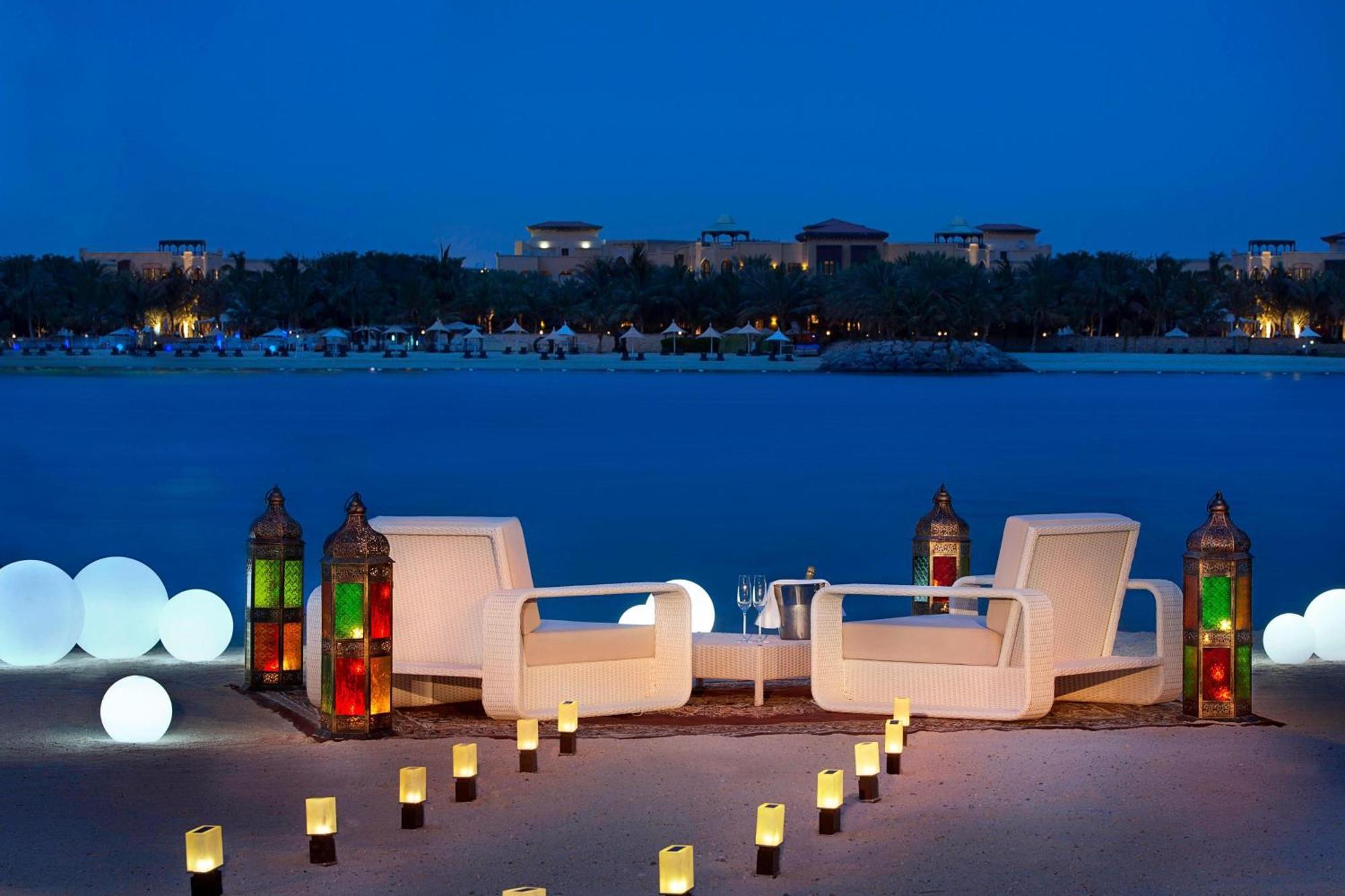 The Ritz-Carlton Abu Dhabi, Grand Canal Eksteriør bilde Beach at the Jumeirah Beach Hotel