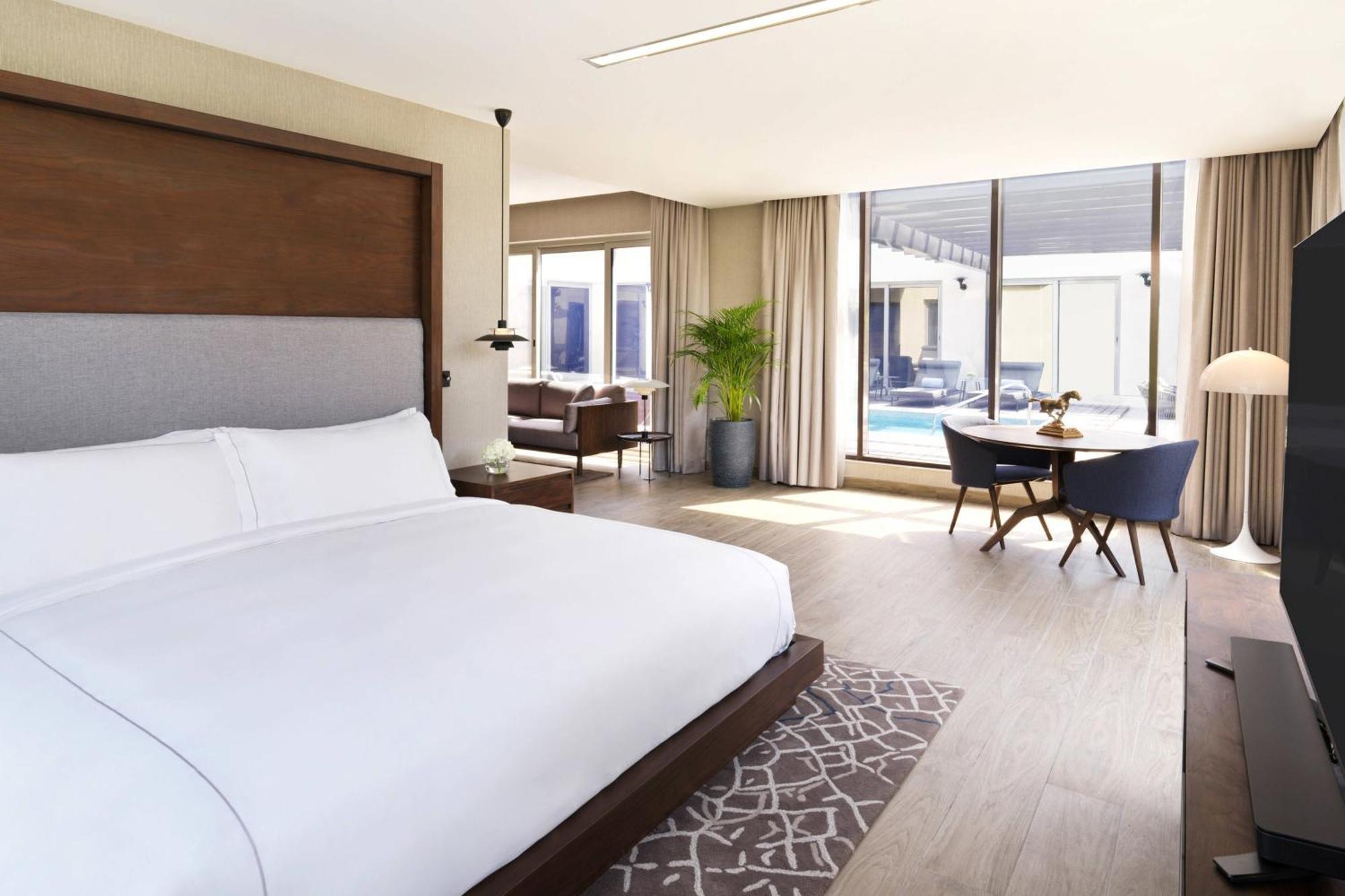 The Ritz-Carlton Abu Dhabi, Grand Canal Eksteriør bilde A room at the hotel