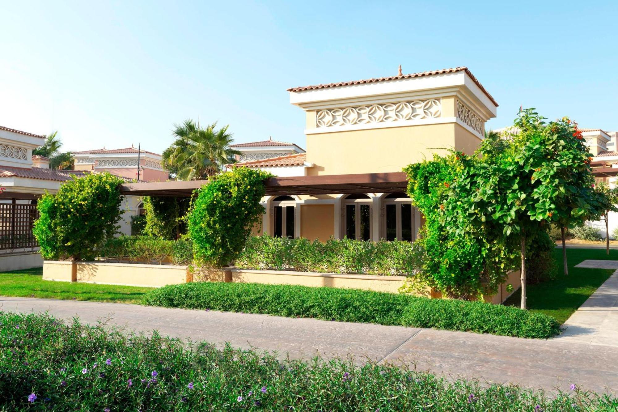The Ritz-Carlton Abu Dhabi, Grand Canal Eksteriør bilde A villa in Jumeirah