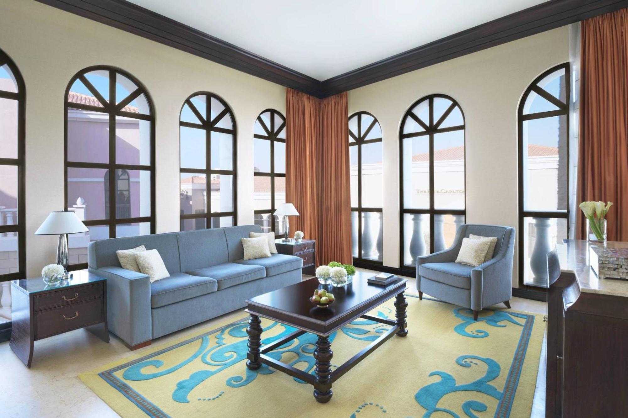 The Ritz-Carlton Abu Dhabi, Grand Canal Eksteriør bilde A living room